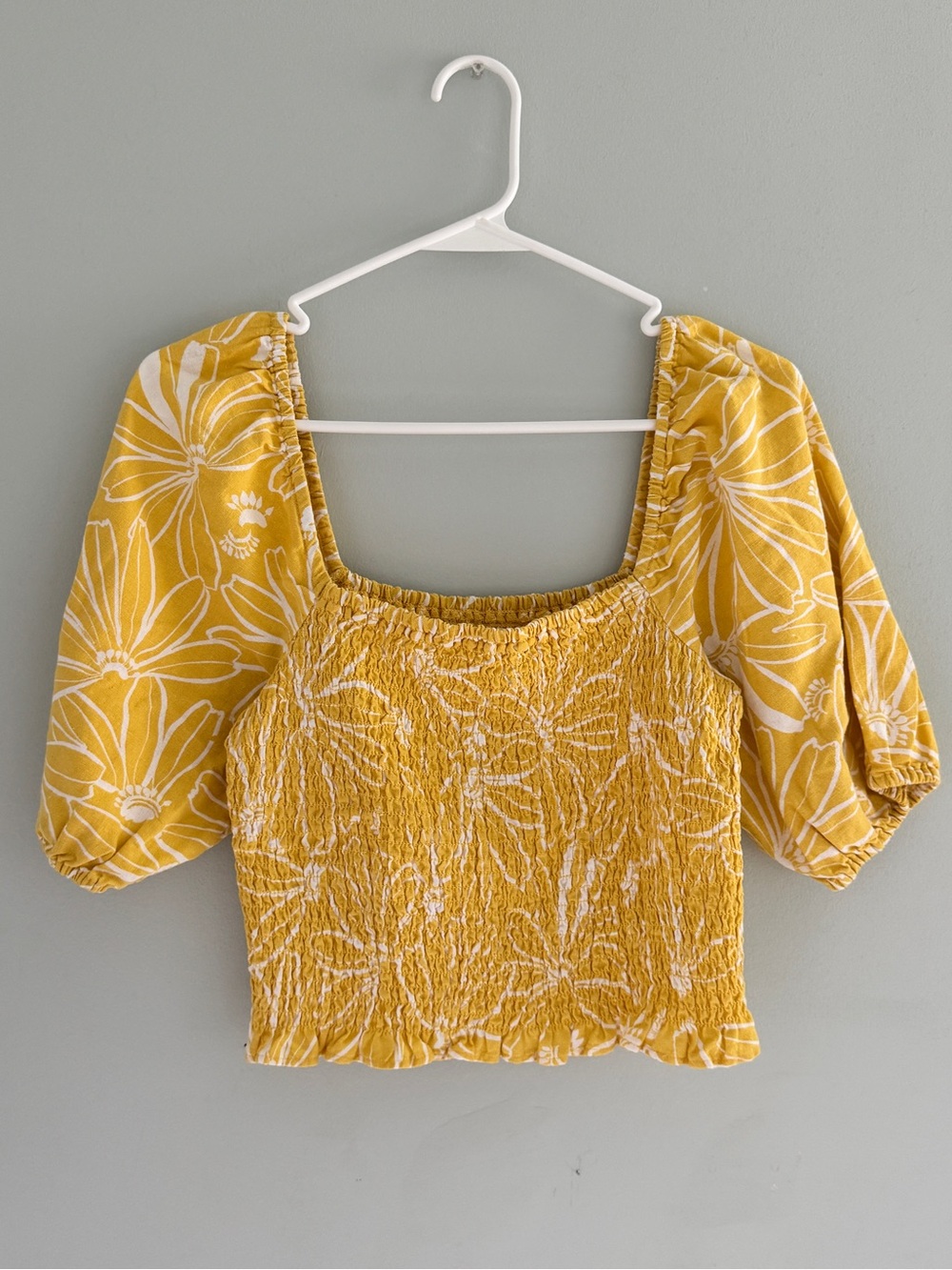 Universal Thread Linen Floral Puff Sleeve Smocked Blouse S